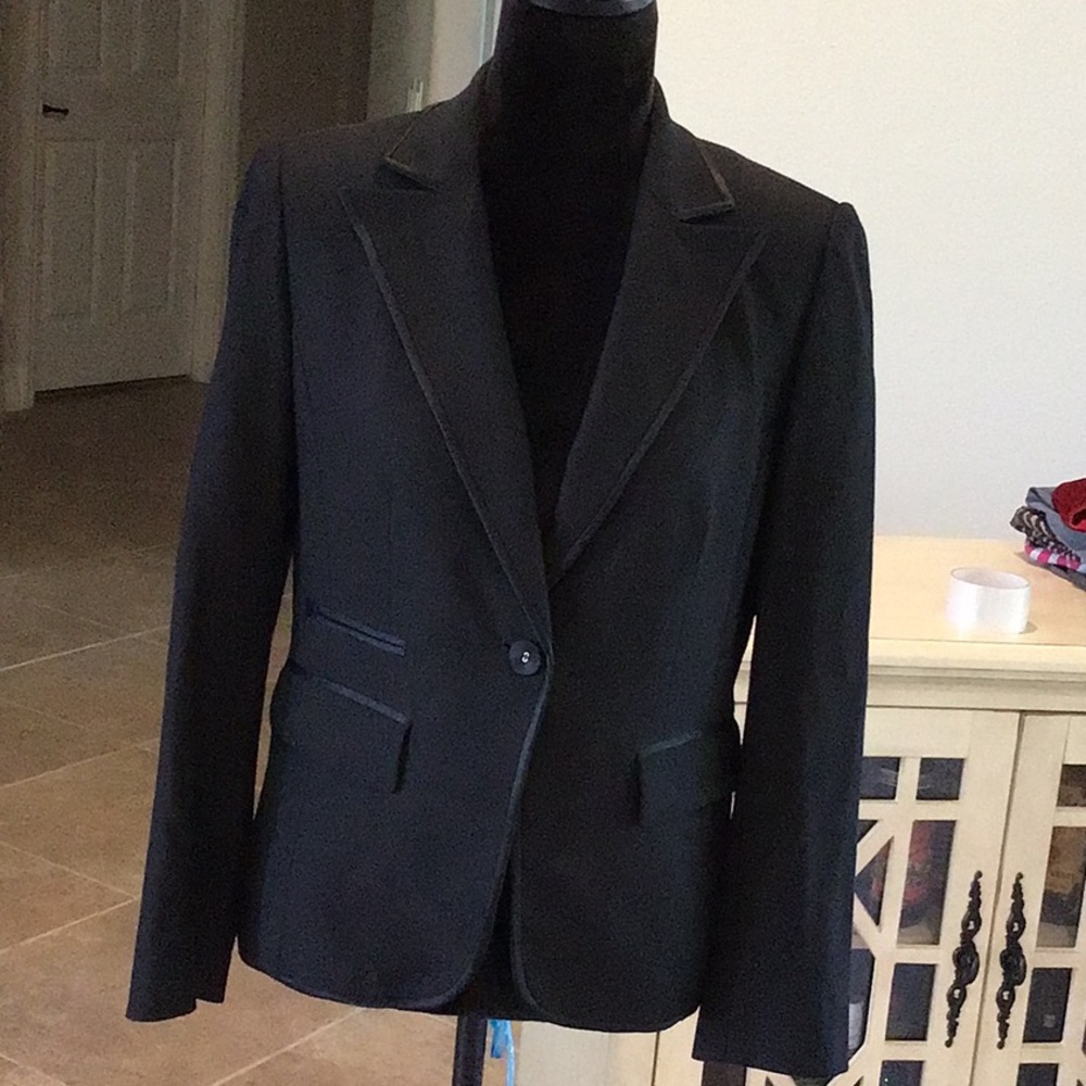 City DKNY black one button front blazer, with shiny trim, black, size 10P